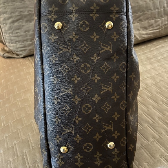 Louis Vuitton Monogram Artsy MM - Picture 7 of 11